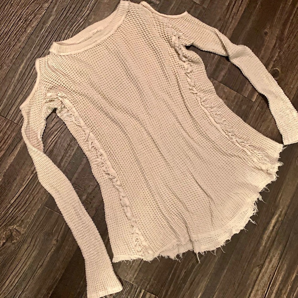Ciel USA Cold shoulder sweater